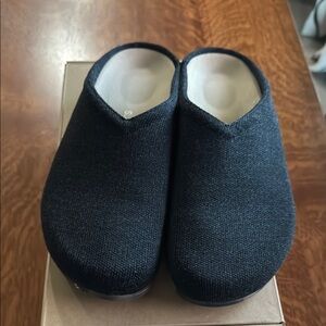 Rothys The Casual Clog size 7